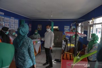 Wali Kota Bogor dampingi Tim P2WKSS Jabar kunjungi Kampung Cikeas