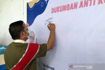 BPJAMSOSTEK Rungkut tandatangani komitmen menolak korupsi