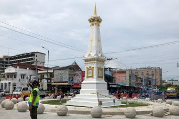 Proses "ducting" kabel udara simpang Tugu Yogyakarta rampung