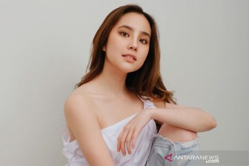 Agatha Chelsea ajak pendengar move on di lagu "Sudah Sampai Disini"