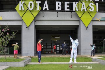 Pasien OTG COVID-19 berolahraga bersama di Stadion Patriot Chandrabhaga