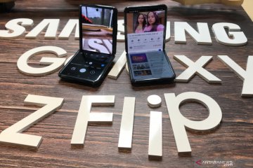 Samsung siapkan tiga ponsel lipat tahun depan