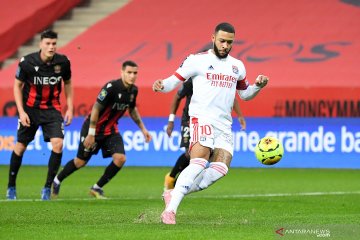Lyon ambil alih puncak berkat kemenangan 4-1 atas Nice