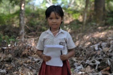 Suku Anak Dalam di Musi Banyuasin-Sumsel diberikan beasiswa