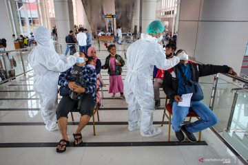 Pemberlakukan persyaratan tes cepat antigen di Bandara Soetta
