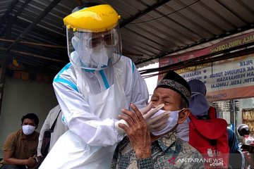 Tak bermasker, puluhan warga Jepara-Jateng jalani tes cepat antigen