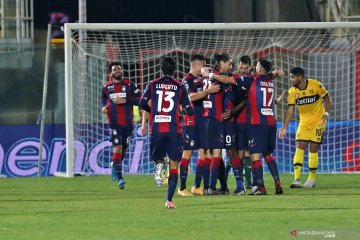 Crotone tinggalkan dasar klasemen setelah taklukkan Parma 2-1