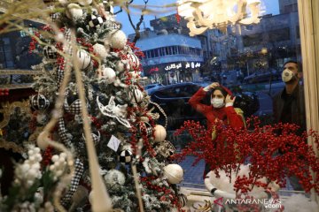 Pernak pernik Natal di Teheran, Iran