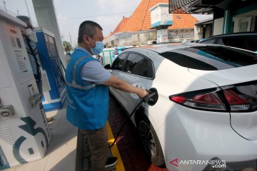 Kesiapan stasiun pengisian kendaraan listrik umum di Surabaya