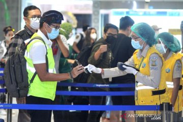Menparekraf tinjau protokol kesehatan Bandara Ngurah Rai