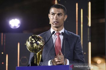 Cristiano Ronaldo rebut penghargaan Player of the Century Globe Soccer Awards