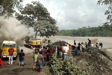 1 orang hilang & 9 alat berat tertimbun lahar Semeru