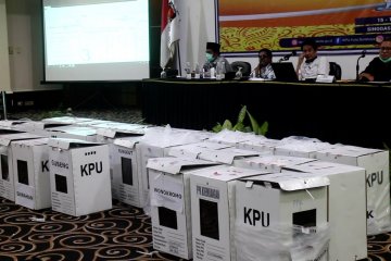 KPU tunda penetapan hasil rekapitulasi suara Pilkada Surabaya