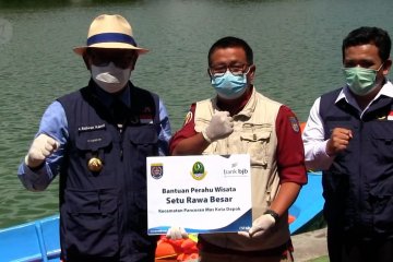 Ridwan Kamil lengkapi Situ Rawa Besar Depok dengan perahu