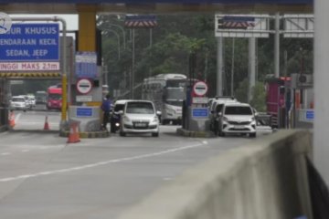 Jelang pergantian tahun, lalu lintas Tol Cikampek ramai lancar