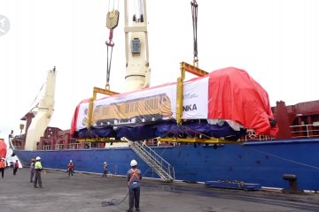 INKA ekspor tiga lokomotif dan 15 kereta penumpang ke Filipina