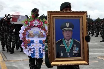 Jenazah Wakasad Letjen Herman Asaribab dimakamkan di Jayapura