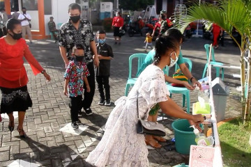 Terapkan 3M, pelaksanaan ibadah Natal di Ternate berjalan aman