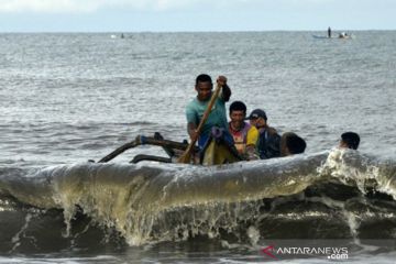 Peringatan gelombang tinggi