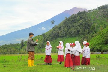 Akses pendidikan desa terpencil di Kerinci