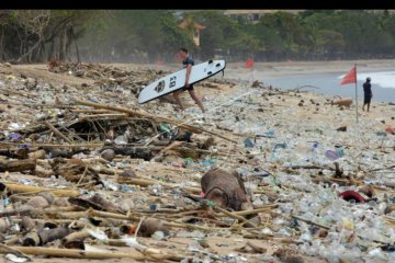 DLHK Badung maksimalkan penanganan sampah kiriman di pantai