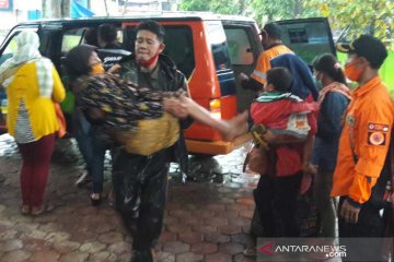 Warga lereng Merapi kembali ke pengungsian Banyurojo