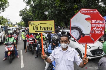 Uji emisi kendaraan bermotor di Jakarta