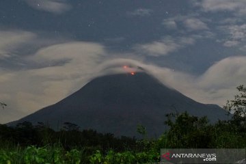 Gunung Merapi keluarkan guguran lava pijar sembilan kali