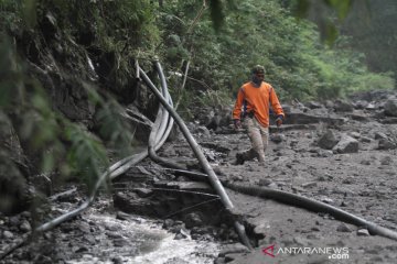 Banjir lahar Gunung Merapi rusak pipa sumber air