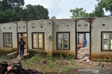 Rumah sakit lapangan khusus COVID-19