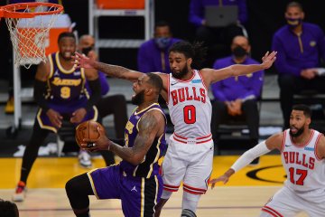 Lakers hampir tergelincir dari Bulls, Warriors atasi Clippers