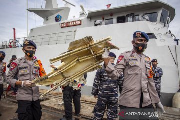 Temuan bagian pesawat dan korban kecelakaan Sriwijaya Air SJ182