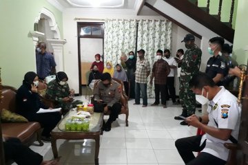 Tim DVI Polda Jatim ambil sampel darah keluarga di Kediri