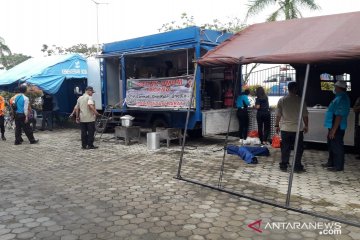 Didirikan dapur umum di Posko Crisis Center Bandara Supadio