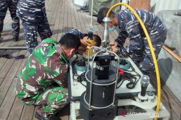 Penyelam TNI AL fokus cari kotak hitam Sriwijaya Air pada dua titik