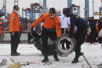 Kabaharkam pantau langsung pencarian korban Sriwijaya Air SJ 182