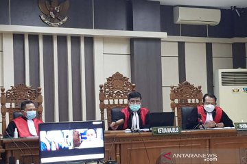 Dirut PDAM Kudus minta dibebaskan dari dakwaan pungutan rekrutmen BUMD