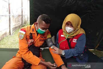 PMI Tangerang periksa kesehatan tim penyelam cari korban pesawat jatuh