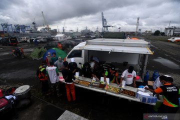 Logistik untuk relawan SAR Sriwijaya Air