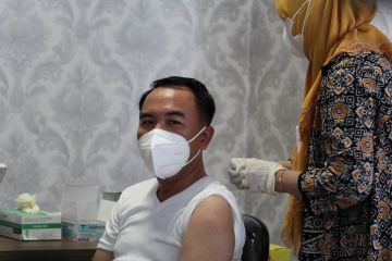 Bupati Waykanan telah terima vaksin bersama 20 pejabat publik