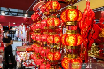 Ornamen Imlek mulai hiasi Kota Batam