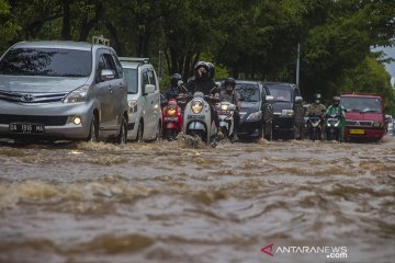 Ruas Jalan di Kota Banjarmasin Terendam Banjir