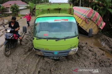 Jalan provinsi di Tanjungjabung Timur rusak