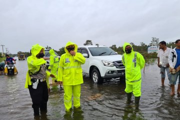 Jalur ekonomi lintas provinsi di Kalsel lumpuh akibat banjir