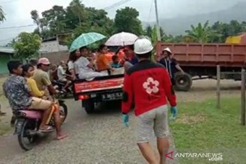 PMI kerahkan puluhan relawan dan ambulans ke lokasi gempa Sulbar