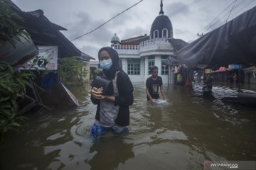 Kemarin, banjir di Kalimantan Selatan hingga gempa di Sulawesi Barat