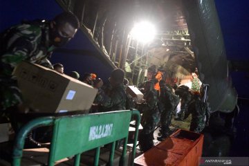 TNI AU angkut 14 ton bantuan untuk korban gempa Sulbar