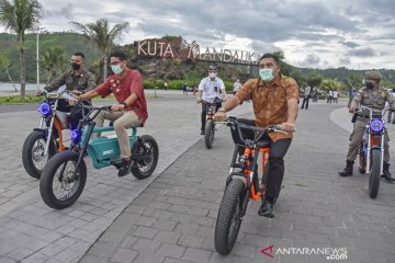 Kemenparekraf minta anak muda tunjukkan keunikan daerah