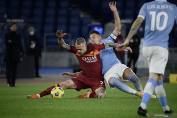 Luis Alberto sumbang dua gol saat Lazio bekuk Roma