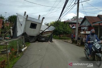 Panglima TNI perintahkan bersihkan puing-puing bangunan akibat gempa